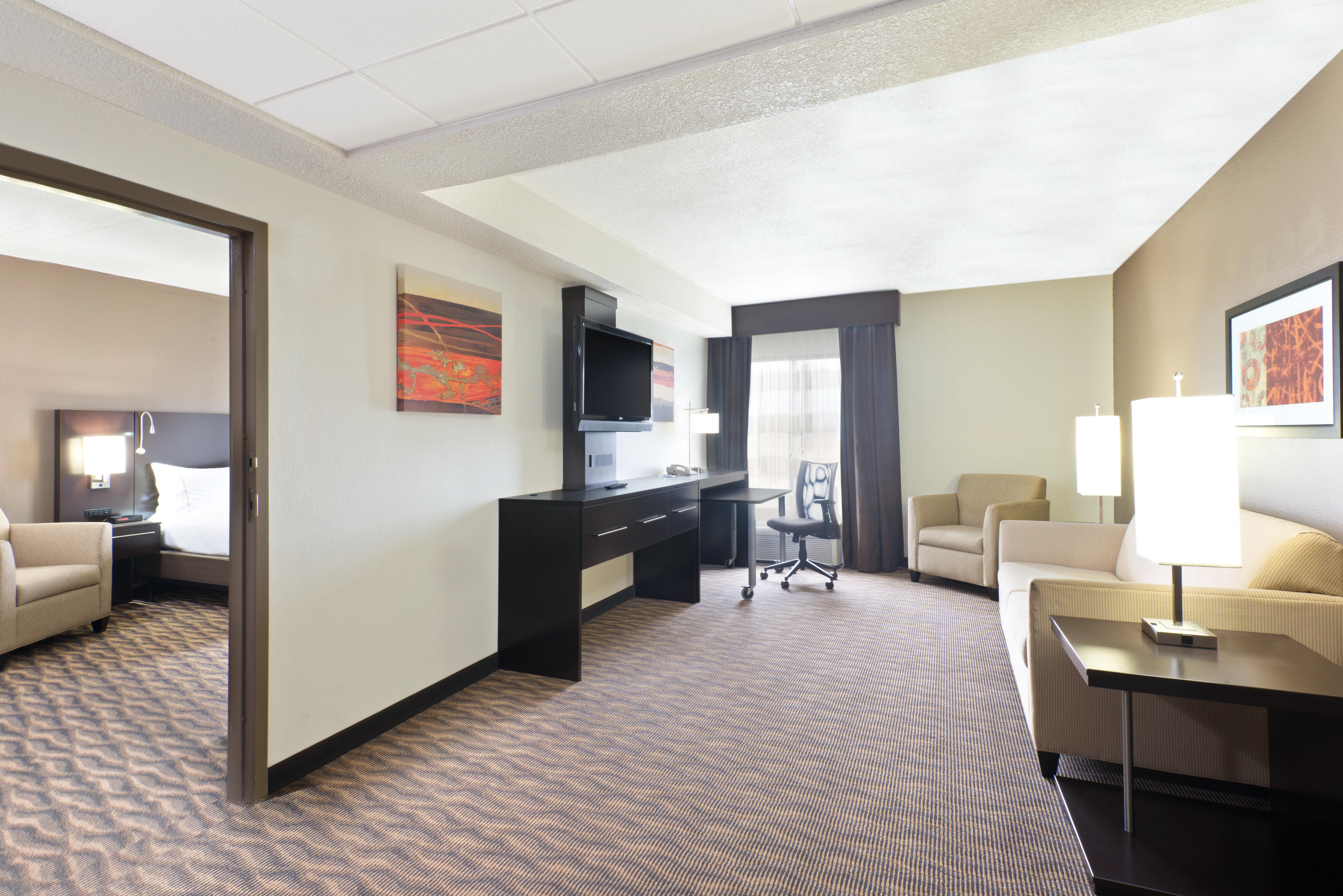 Holiday Inn Express Hotel & Suites Colby, An Ihg Hotel Экстерьер фото